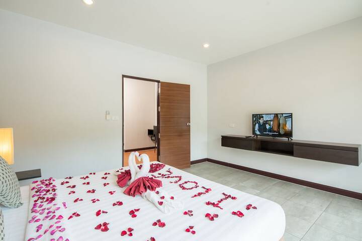 Room 10 of 127