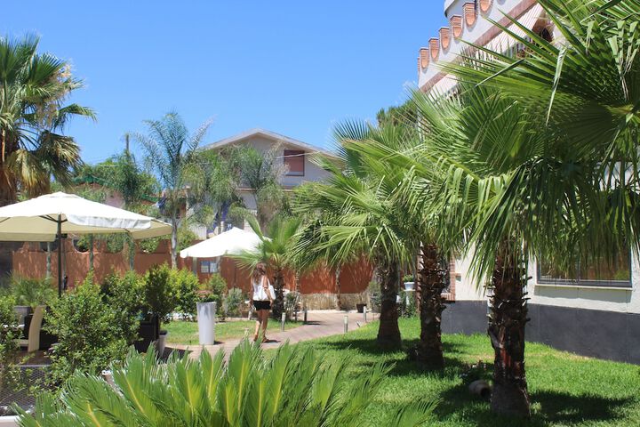Hotel Exterior 54 of 63