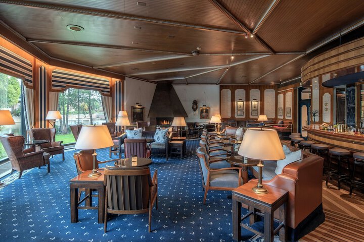 Lounge 103 of 143
