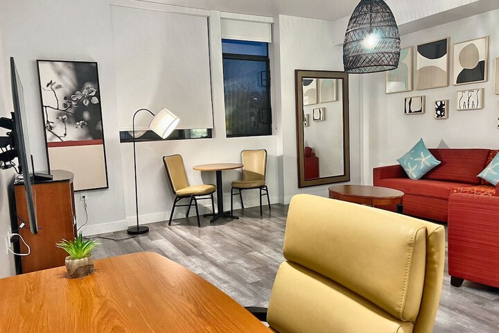Room 25 of 60