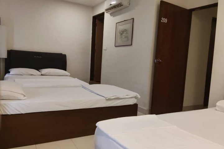 Room 15 of 23