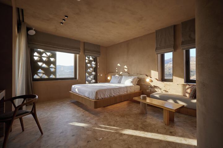 Room 82 of 157
