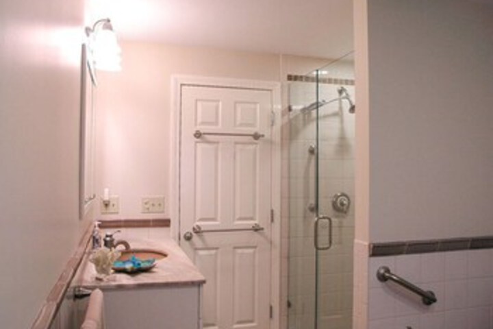 Room 4 of 20