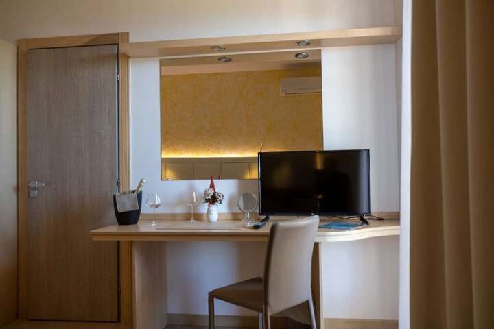 Room 33 of 56