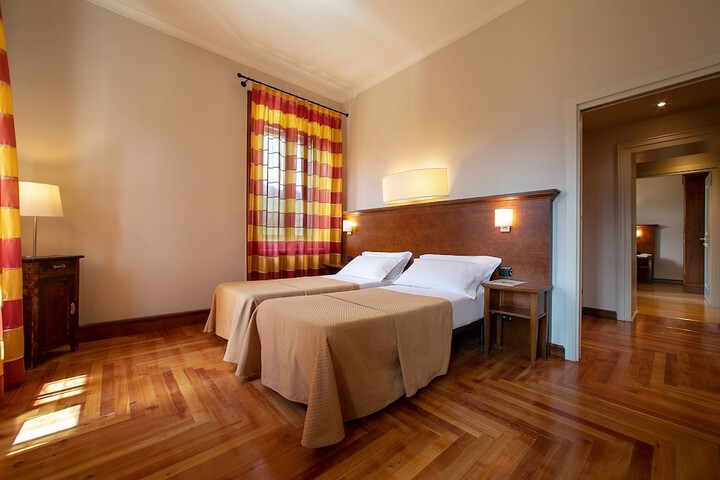 Room 2 of 19