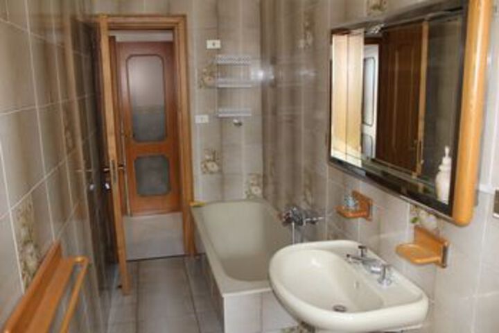 Room 43 of 256