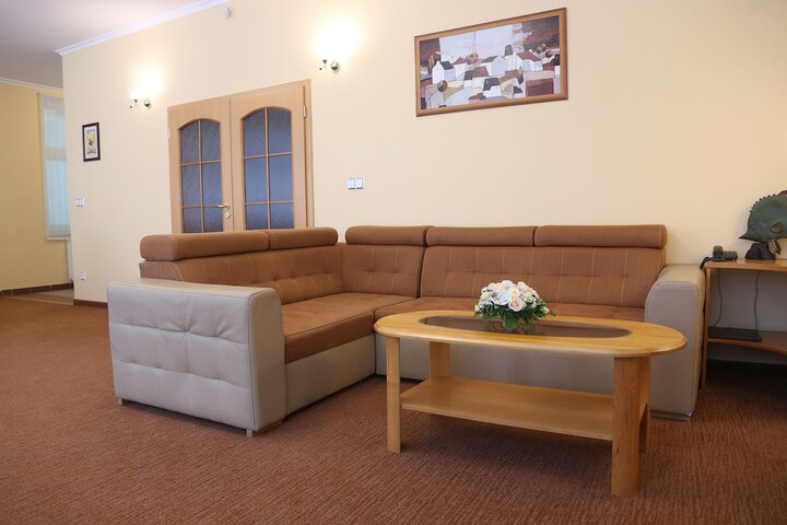 Room 6 of 39