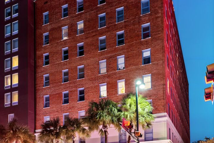 Hotel 92 of 98