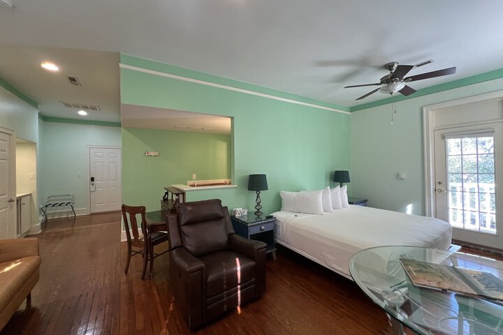 Room 82 of 142