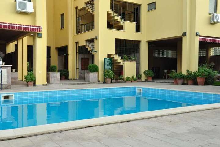 Hotel Pool