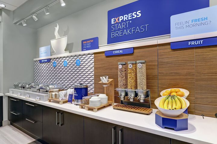 Breakfast/Coffee Service 26 of 37