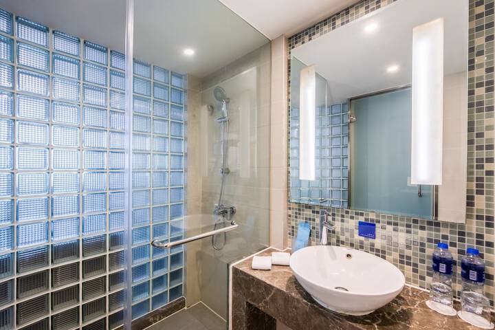 Room 11 of 86