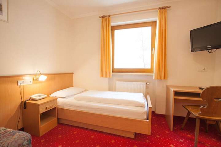 Room 5 of 39