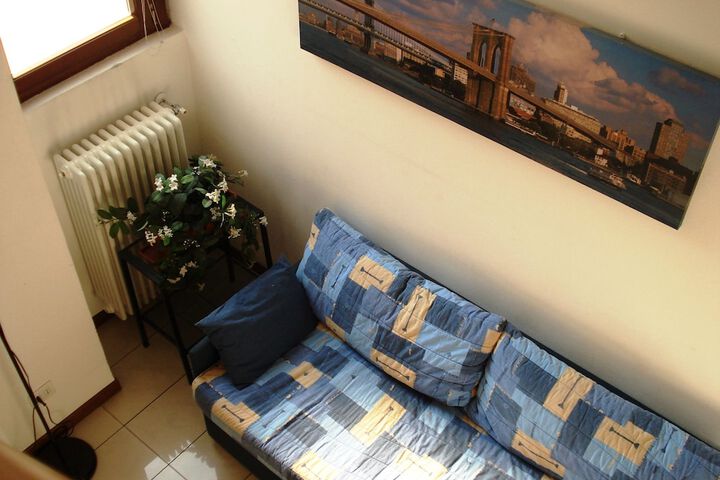 Room 12 of 32