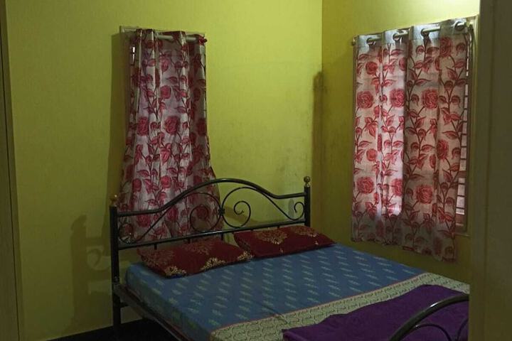 Room 7 of 24