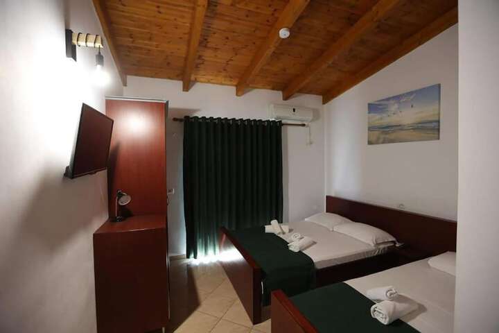 Room 40 of 69