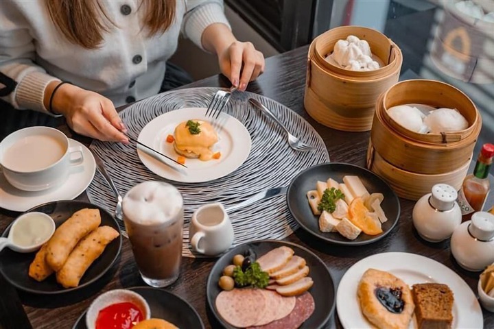 Dining 69 of 81
