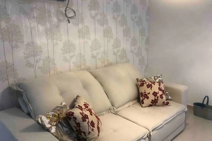 Room 6 of 25