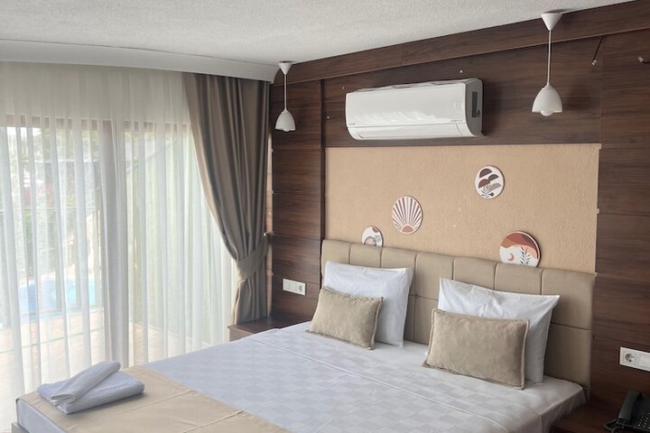 Room 9 of 40