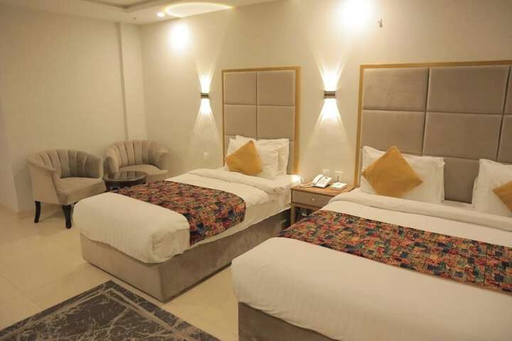 Room 32 of 50