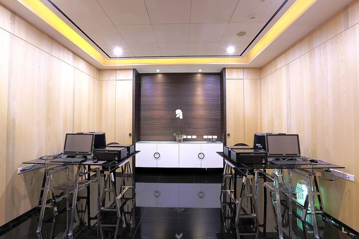 Business Center 15 of 15