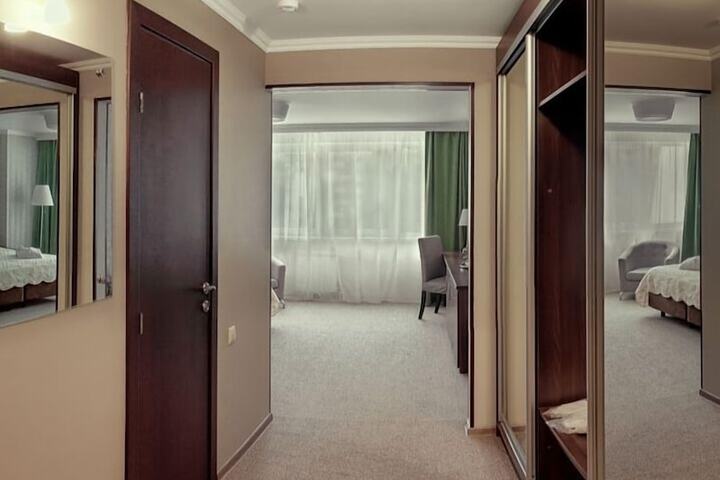 Room 18 of 66