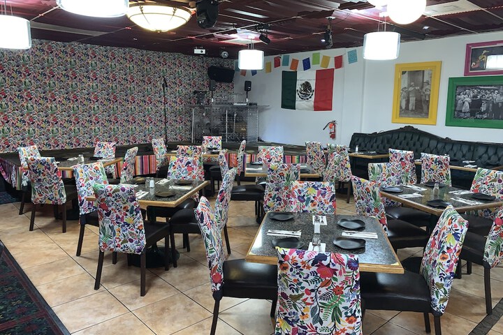 Dining 44 of 65