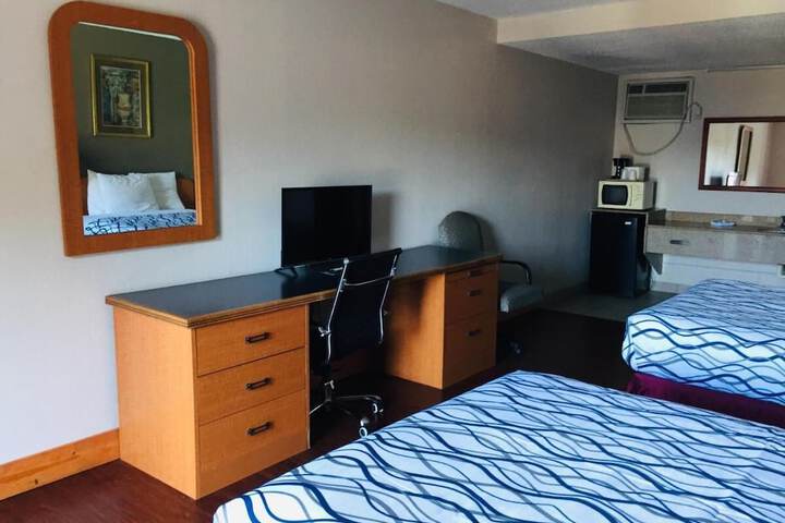 2 Double Beds (8 of 8)