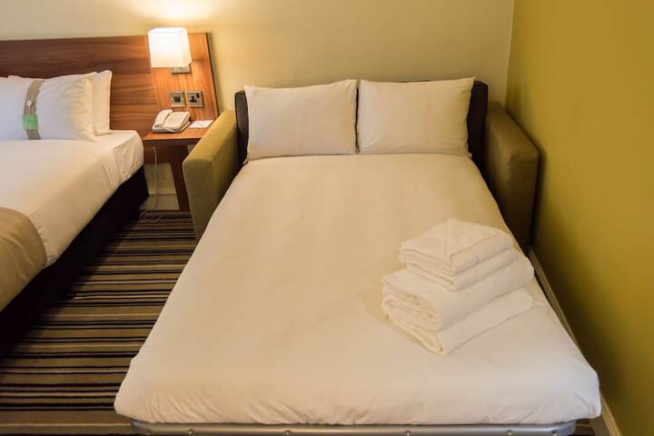 Room 45 of 98