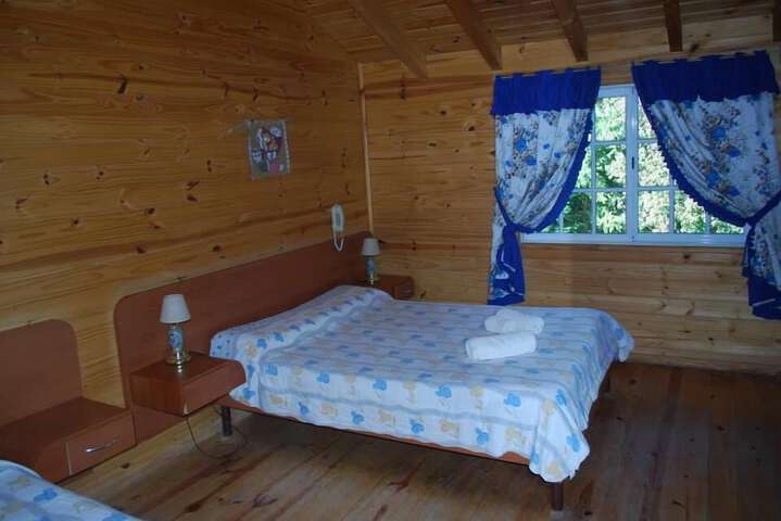 Room 3 of 8
