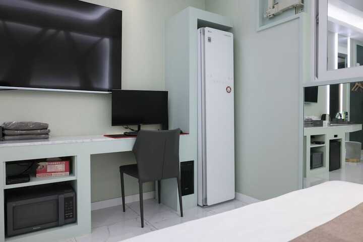 Room 41 of 69