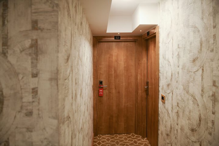 Room 16 of 33