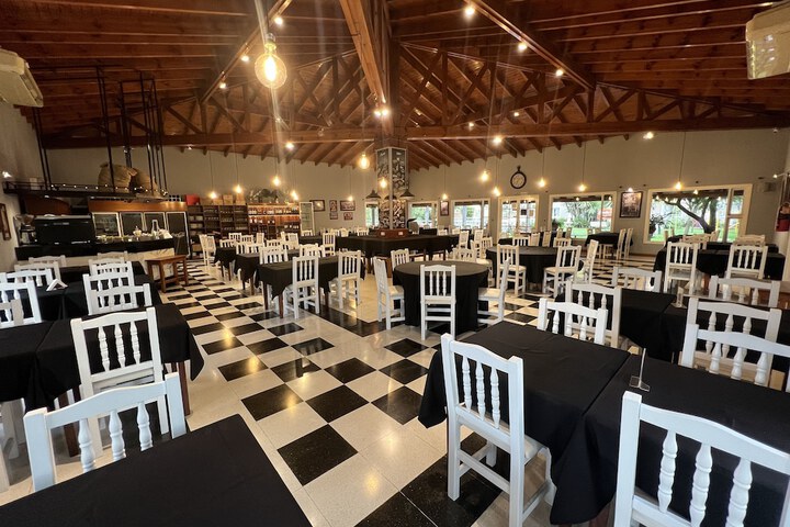 Dining 56 of 139