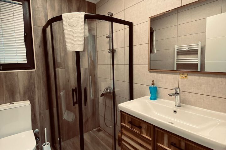 Room 21 of 27