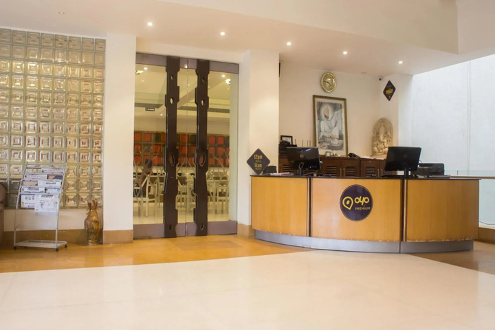 OYO Premium Embassy Hingna Road
