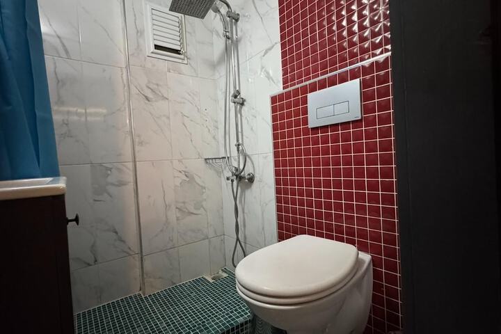 Room 71 of 82