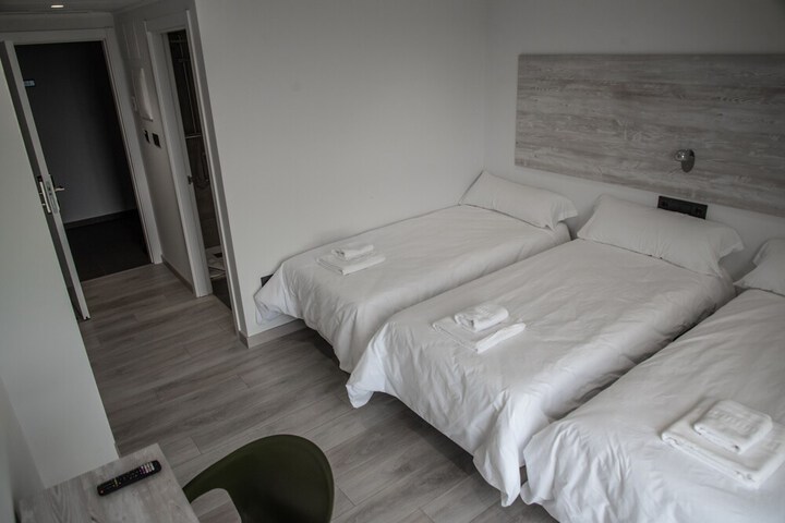 Room 8 of 40