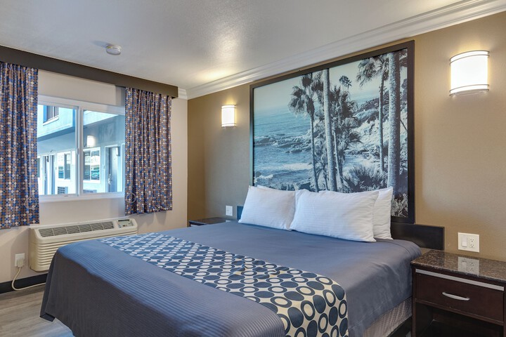 Room 15 of 42