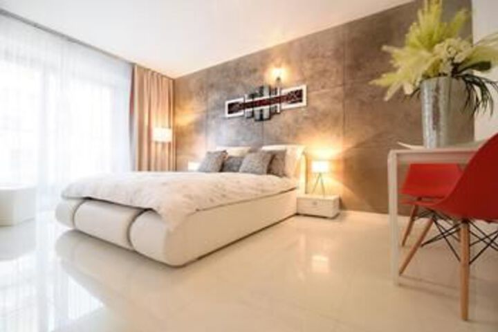 Room 11 of 48