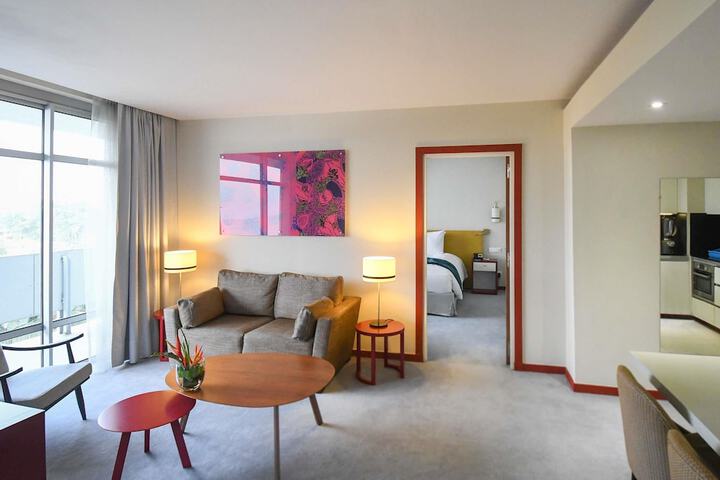 Room 16 of 175