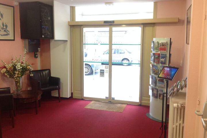 Guest Lobby