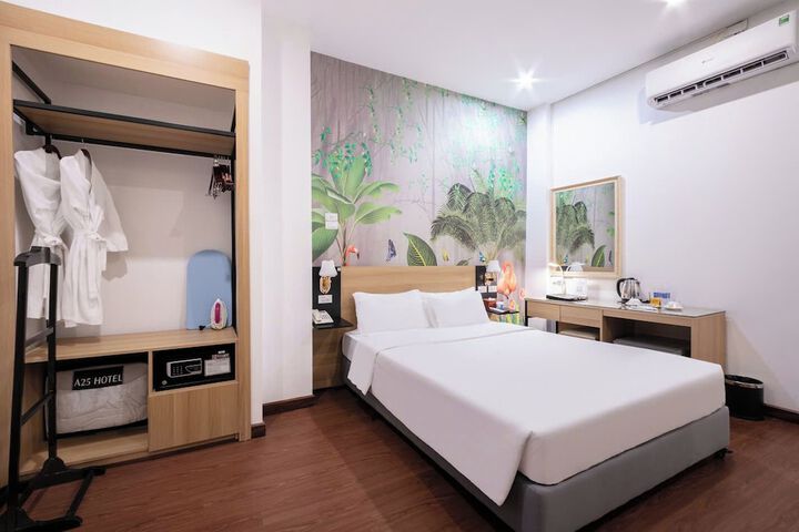 Room 8 of 19