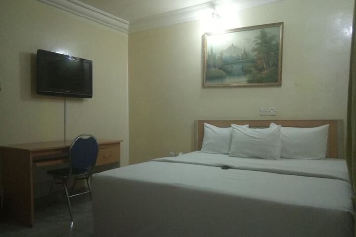 Room 8 of 21