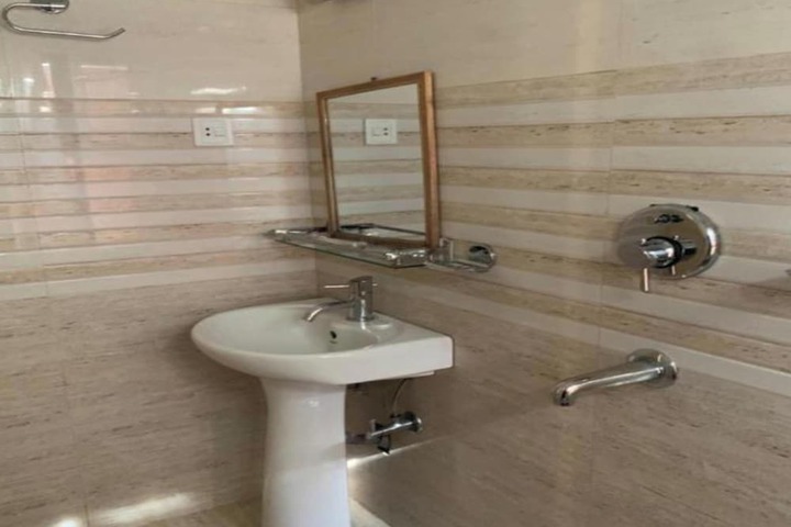 Room 9 of 11