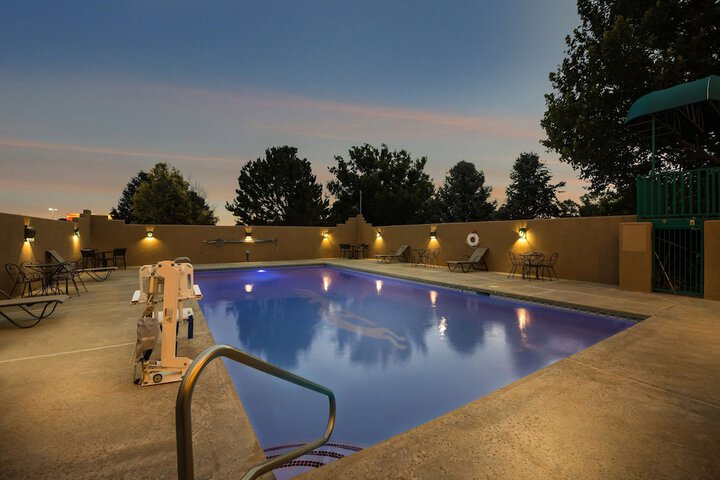 Hotel with Pool