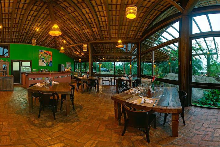 Dining 103 of 133