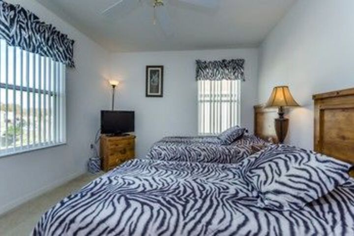 Room 6 of 27