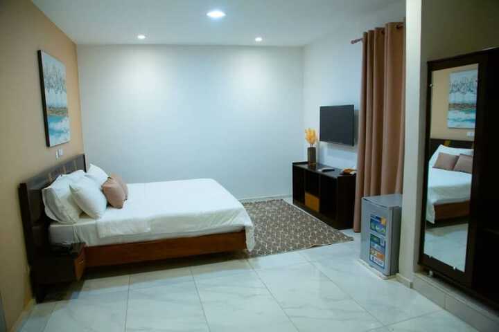 Room 12 of 42