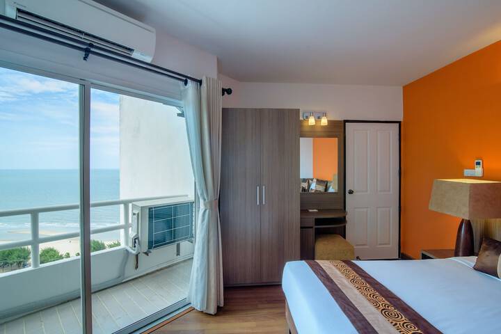Room 6 of 115