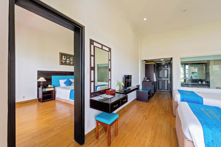 Room 28 of 162
